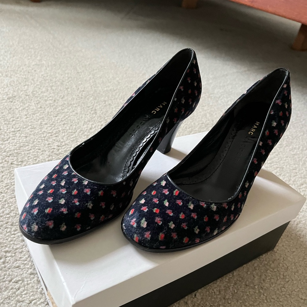 Super cute and comfortable Marc Jacobs heels size 6 made in Italy